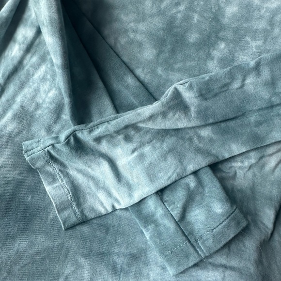 American Eagle T-Shirt Long Sleeve Soft and Sexy Size Small Blue Pattern - Picture 6 of 7